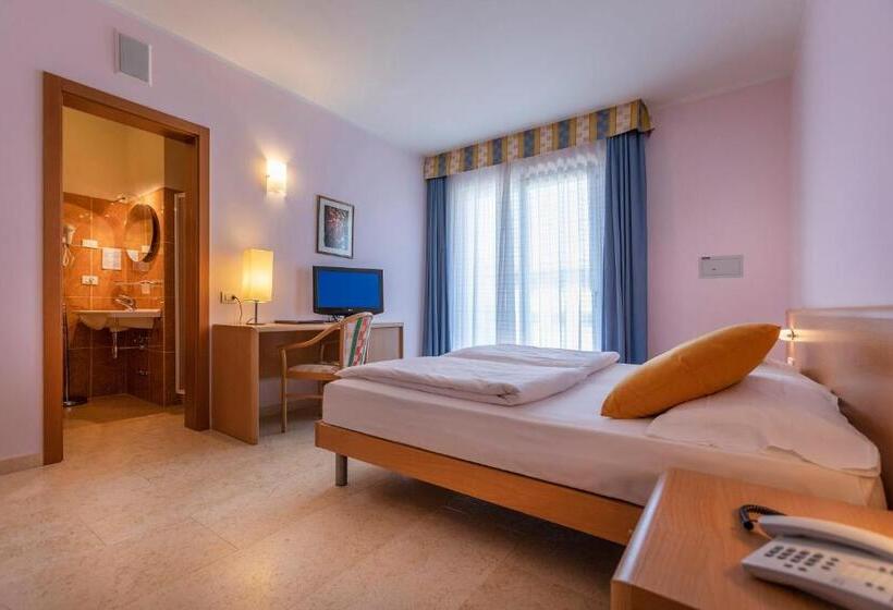 스탠다드 룸 호수 전망, Garnì Orchidea