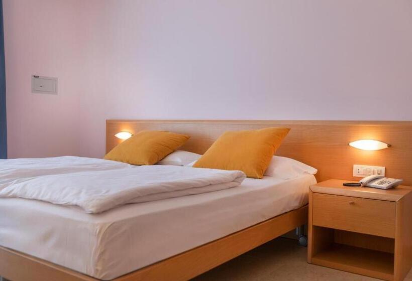 스탠다드 룸 호수 전망, Garnì Orchidea