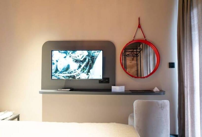 Standard Room, Golden Sun