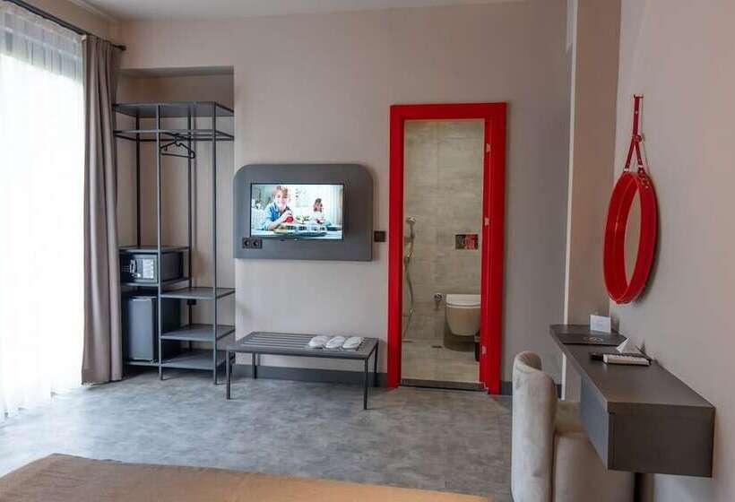 Standard Triple Room, Golden Sun