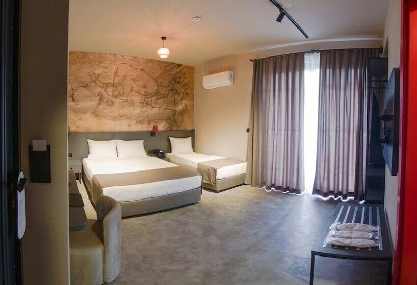 Standard Triple Room, Golden Sun