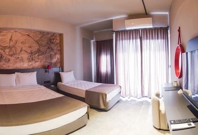 Standard Triple Room, Golden Sun
