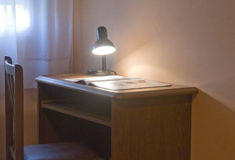 اتاق استاندارد یک نفره, As Aceas