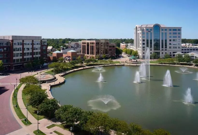 اتاق کلاب, Newport News Marriott At City Center