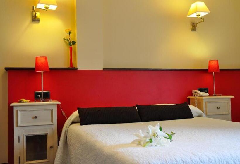 غرفة قياسية ثلاثية ذات اطلالة, Puerta Del Oriente