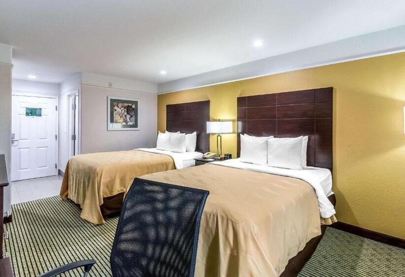 스탠다드 룸, Quality Inn & Suites Seaworld North