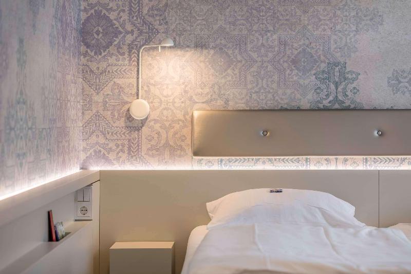 آپارتمان مدیریتی 2 خوابه, Quest Geelong