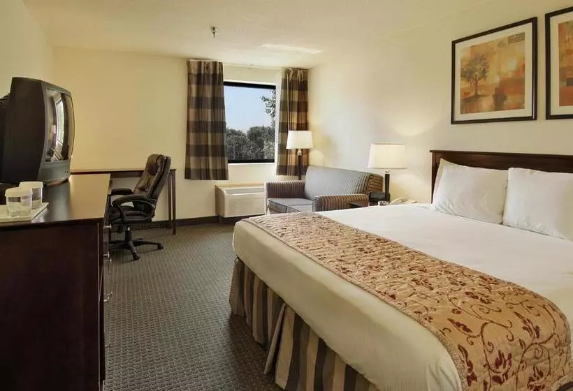 キングサイズベッドのスタンダードルーム, Ramada By Wyndham Bettendorf