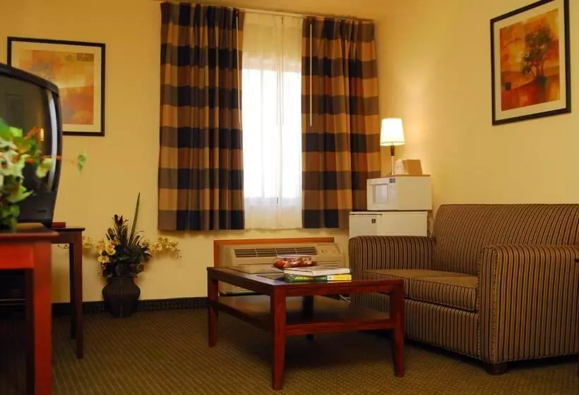 スイート, Ramada By Wyndham Bettendorf