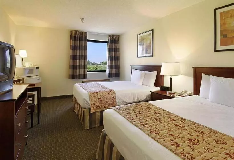 スイート, Ramada By Wyndham Bettendorf