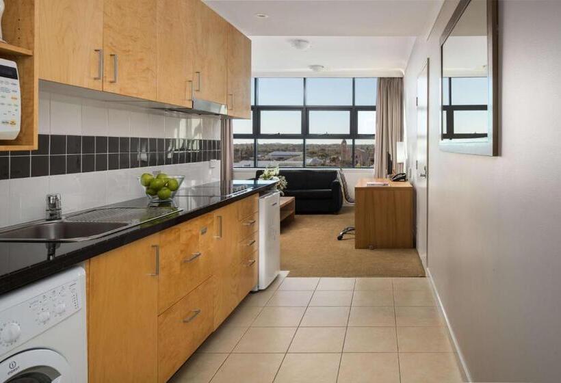 Люкс Deluxe 2 Спальни, Rydges Mackay Suites
