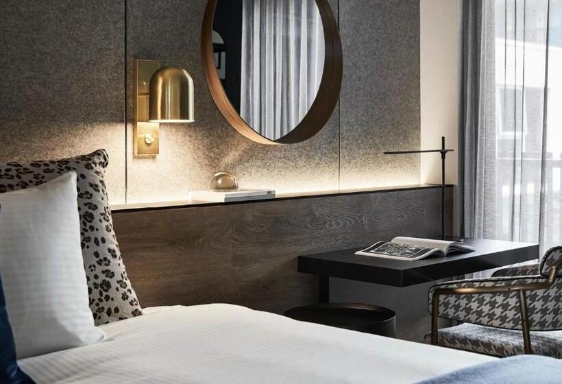 غرفة ديلوكس, Zagame's House