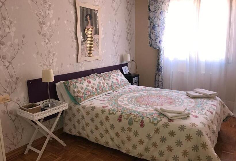 اتاق استاندارد با سرویس بهداشتی مشترک, Alojamientos Olga