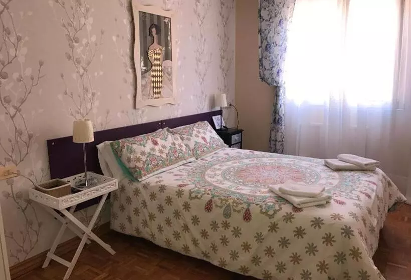 اتاق استاندارد با سرویس بهداشتی مشترک, Alojamientos Olga