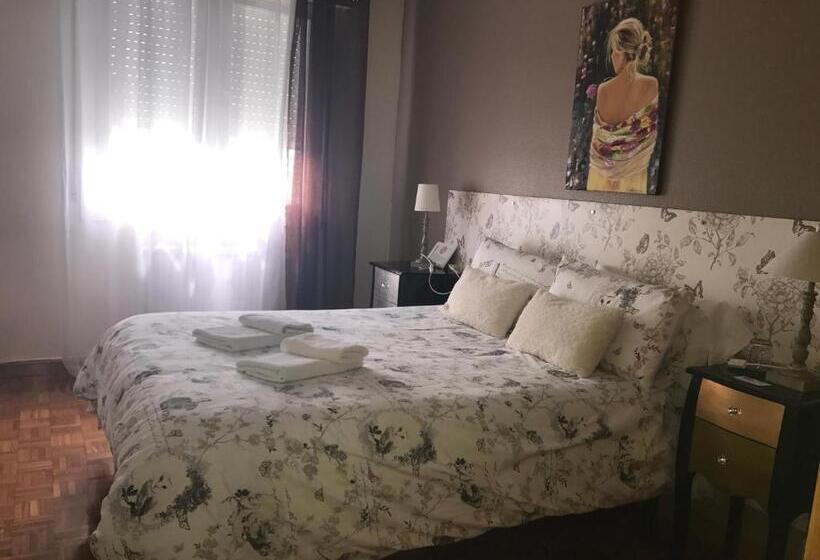 اتاق استاندارد با سرویس بهداشتی مشترک, Alojamientos Olga