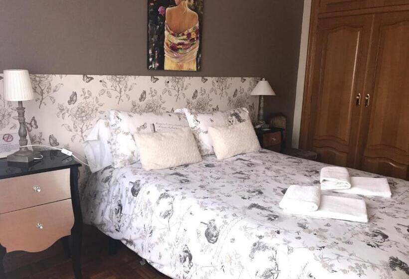 اتاق استاندارد با سرویس بهداشتی مشترک, Alojamientos Olga