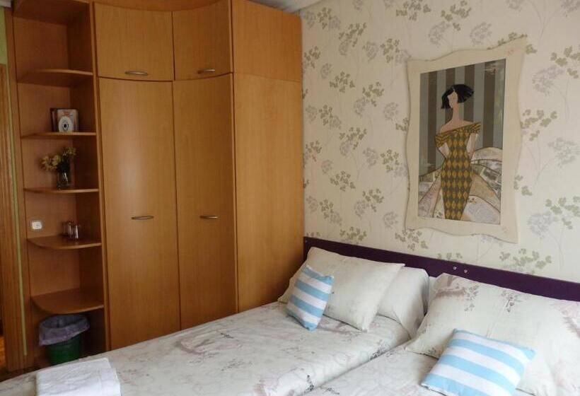 اتاق استاندارد با سرویس بهداشتی مشترک, Alojamientos Olga