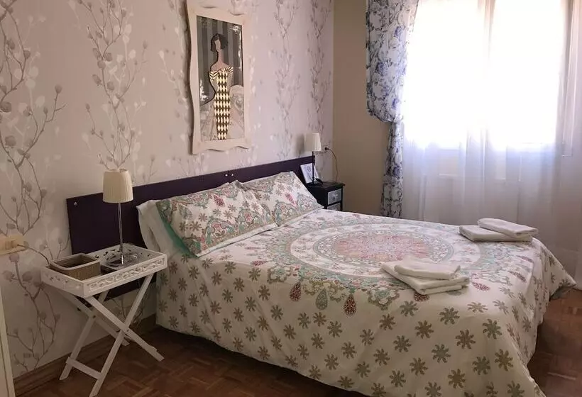 اتاق استاندارد با سرویس بهداشتی مشترک, Alojamientos Olga