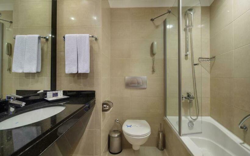 سوییت خانوادگی, Liberty Hotels Lara