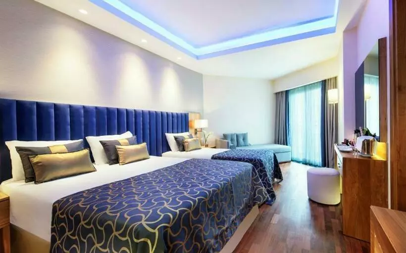 سوییت خانوادگی, Liberty Hotels Lara