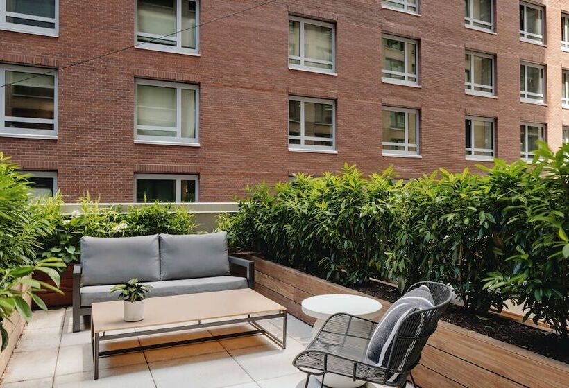 스탠다드 룸 더블 침대, Arlo Midtown