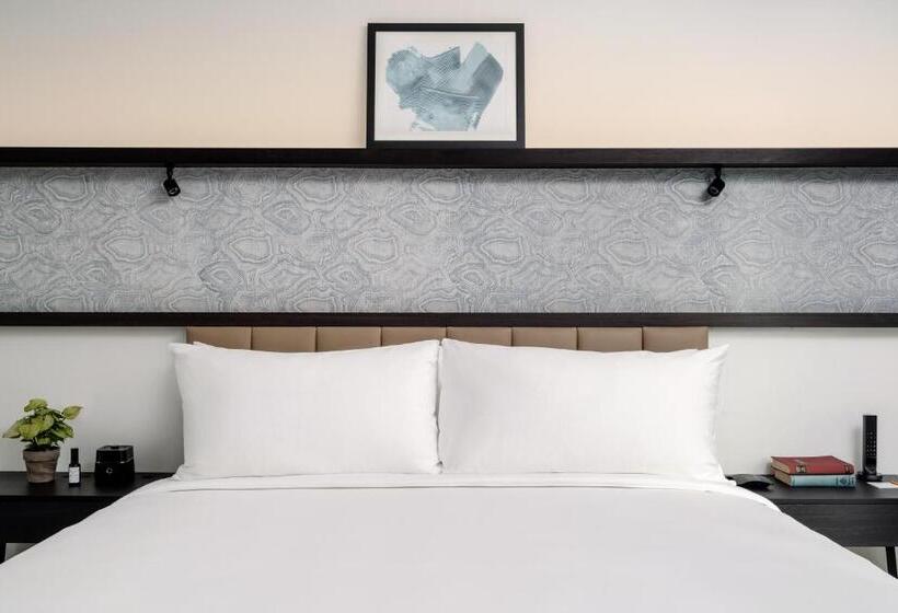 Quarto Estandar Cama King, Arlo Midtown