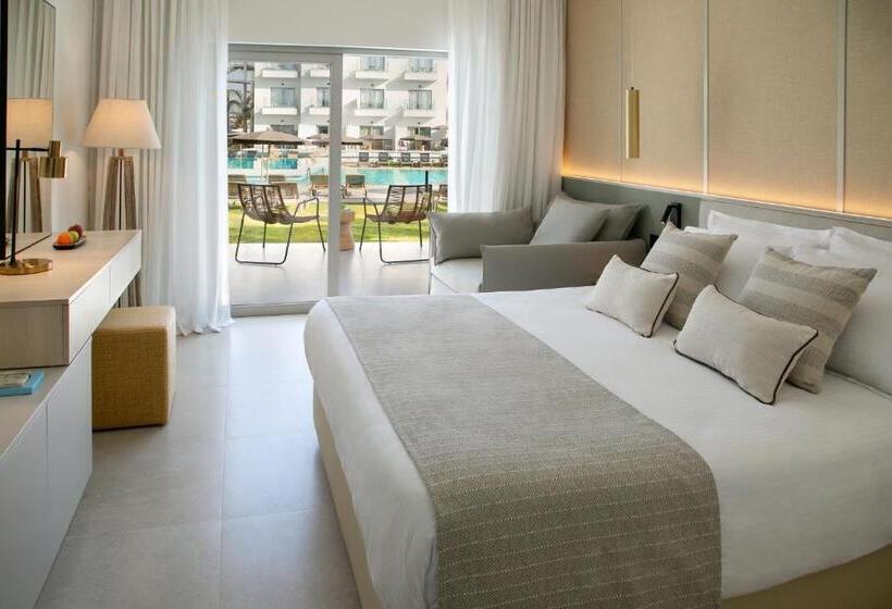 اتاق سوپریور با چشم‌انداز استخر, Atlantica Aqua Blue