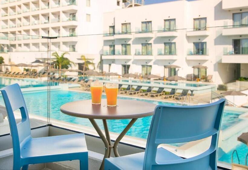 اتاق خانوادگی با چشم‌انداز استخر, Atlantica Aqua Blue