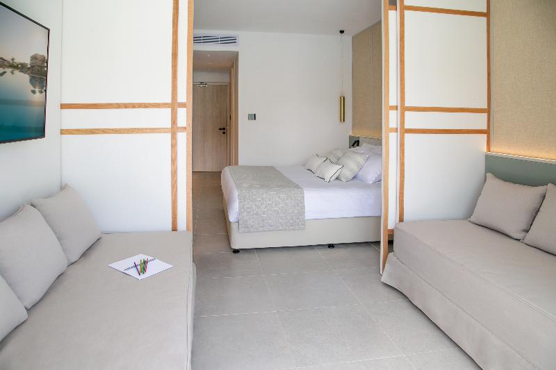 غرفة عائلية, Atlantica Aqua Blue