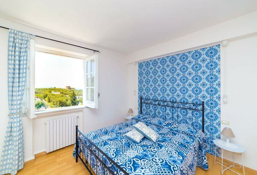 带花园景观的古典房间, Villa Carolina Country House