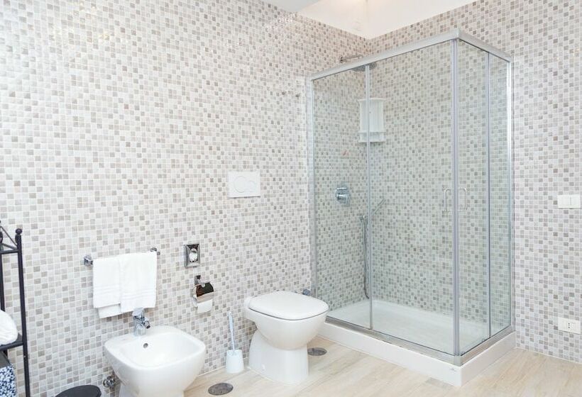 带花园景观的古典房间, Villa Carolina Country House