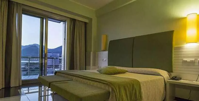 اتاق سوپریور, Grand Hotel Salerno