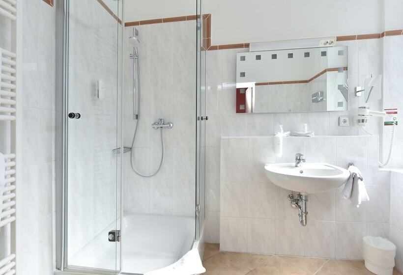 Номер Комфорт, Adria München