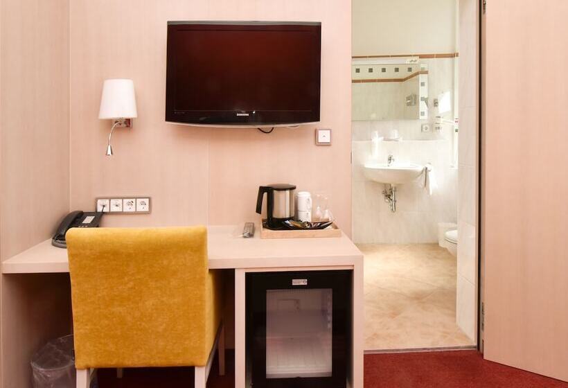 Номер Комфорт, Adria München