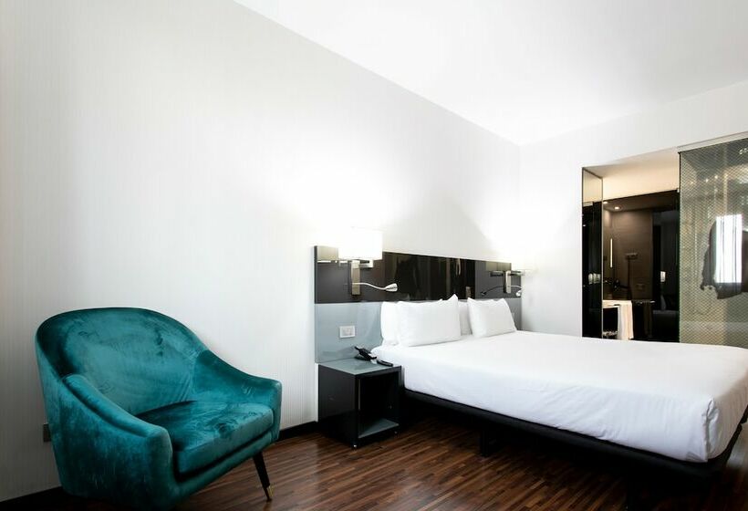 غرفة قياسية, Ciudad De Mostoles