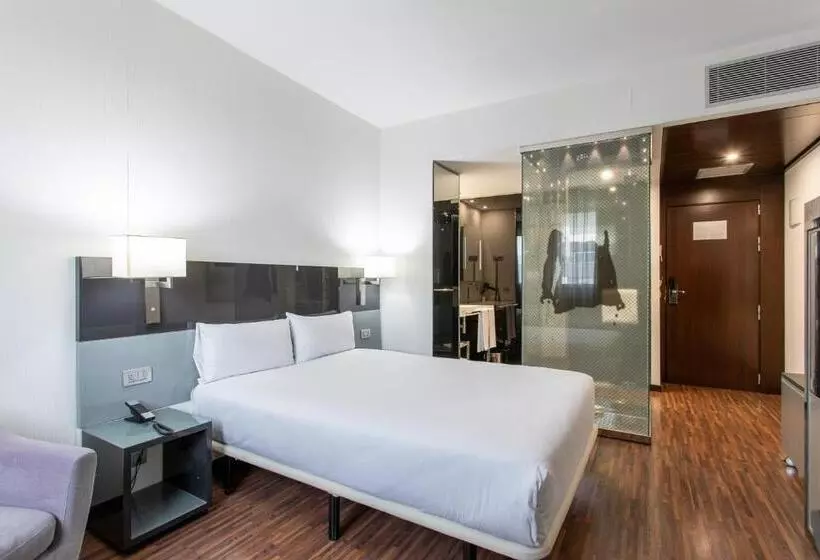 اتاق اجرایی, Ciudad De Mostoles