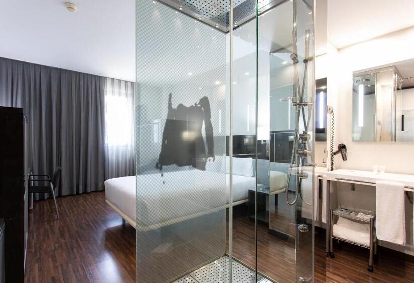 غرفة قياسية, Ciudad De Mostoles