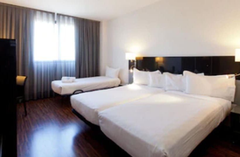 غرفة قياسية ثلاثية, Ciudad De Mostoles