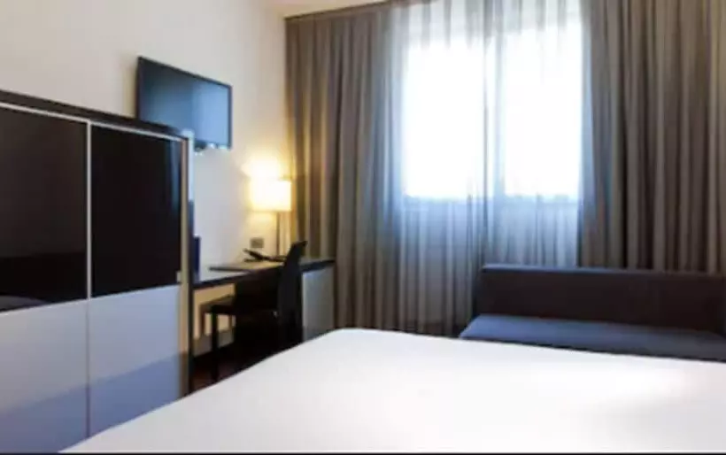 اتاق اجرایی, Ciudad De Mostoles