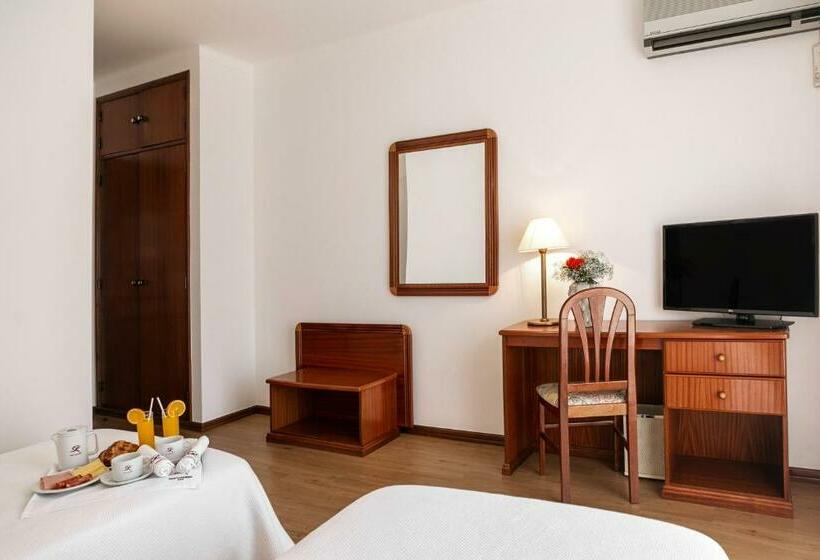 标准间, Comendador