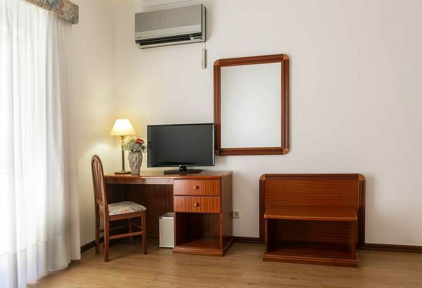 标准单人间, Comendador