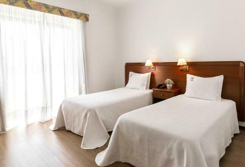 标准间, Comendador