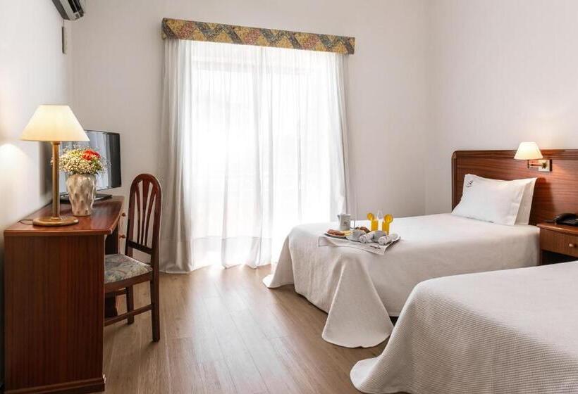 标准间, Comendador