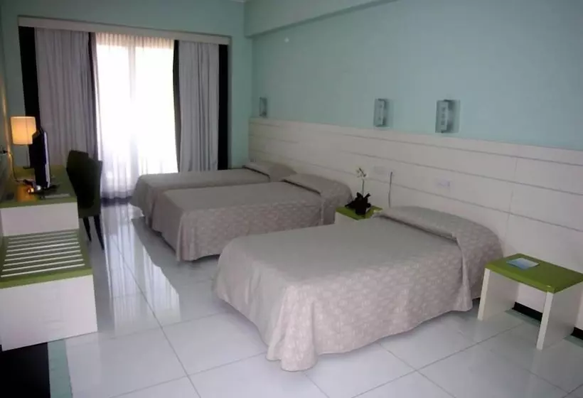 اتاق سوپریور چهار تخته, Grand Hotel Salerno
