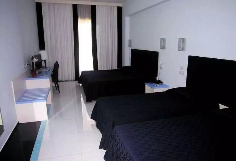 اتاق سوپریور چهار تخته, Grand Hotel Salerno