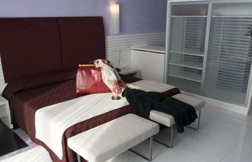 اتاق لوکس یک تخته, Grand Hotel Salerno