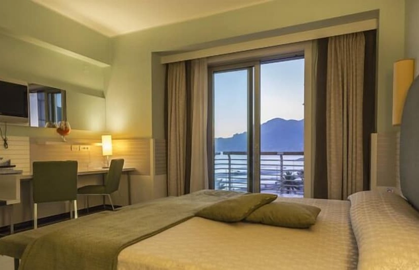 اتاق لوکس, Grand Hotel Salerno