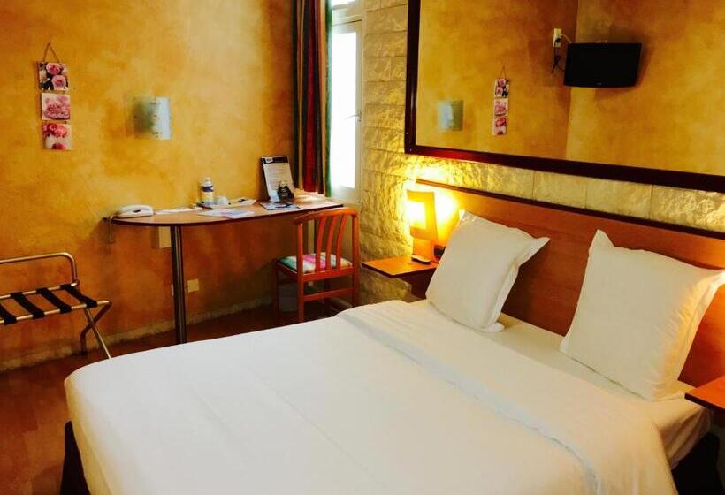 Номер Комфорт, Hôtel Bosquet Pau Centre