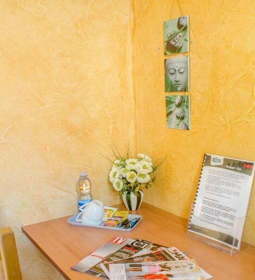 Номер Комфорт, Hôtel Bosquet Pau Centre