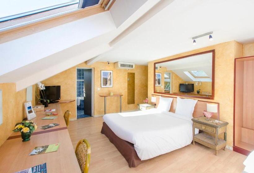 חדר קומפורט לשלושה, Hôtel Bosquet Pau Centre